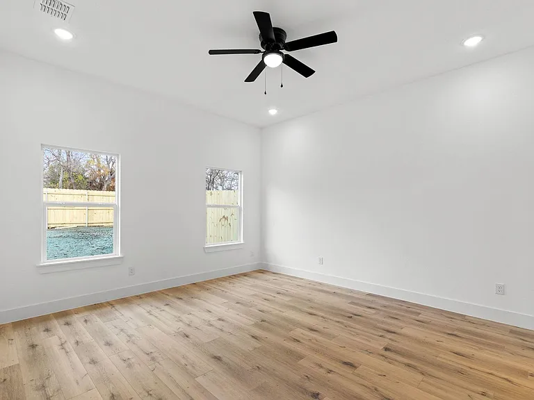 5516 Helmick Ave — Photo 24