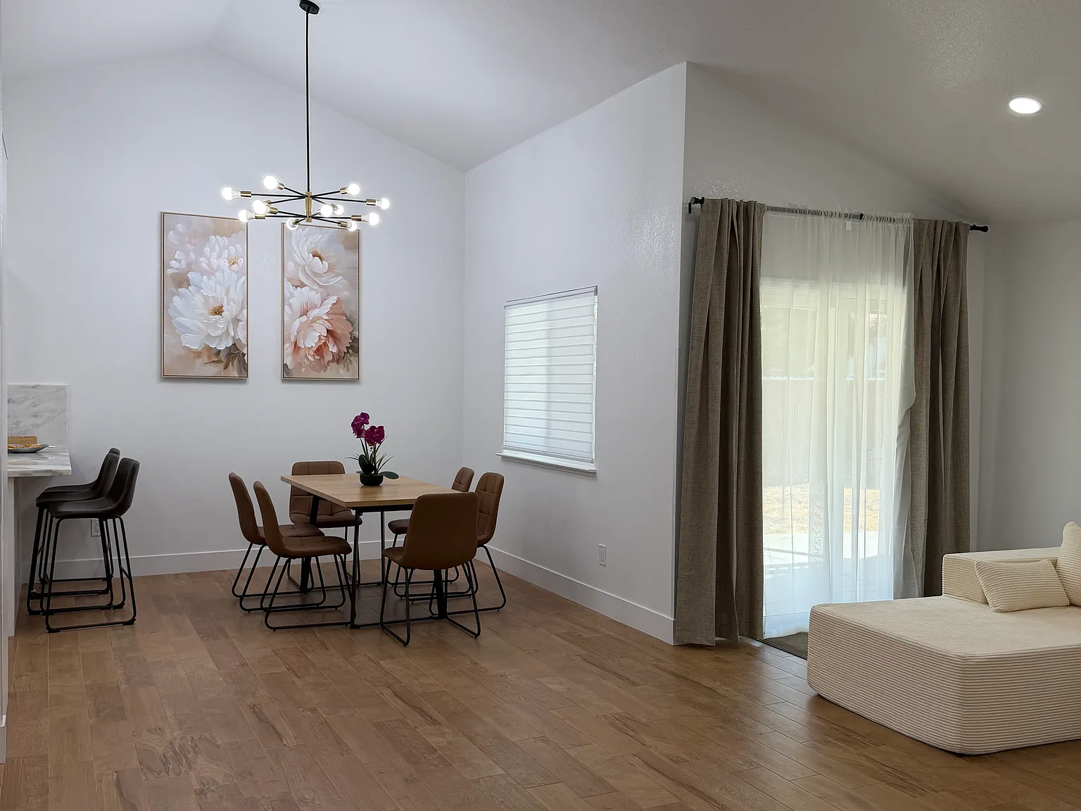 3 bed, 1410 sqft, $2,750 — Photo 3