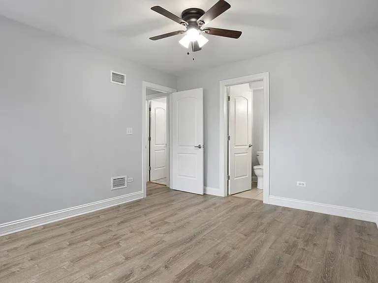 7616 N Marshfield Ave — Photo 44