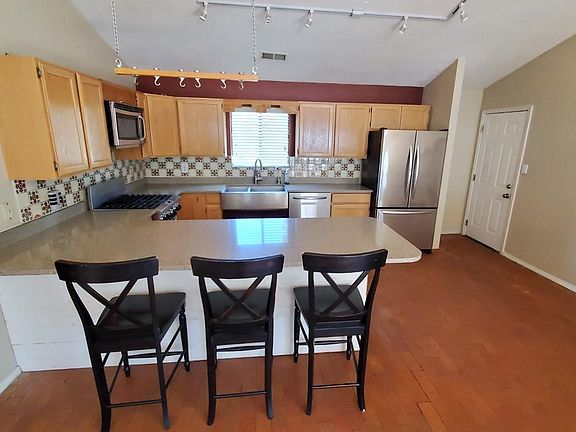 Kitchen / Dining