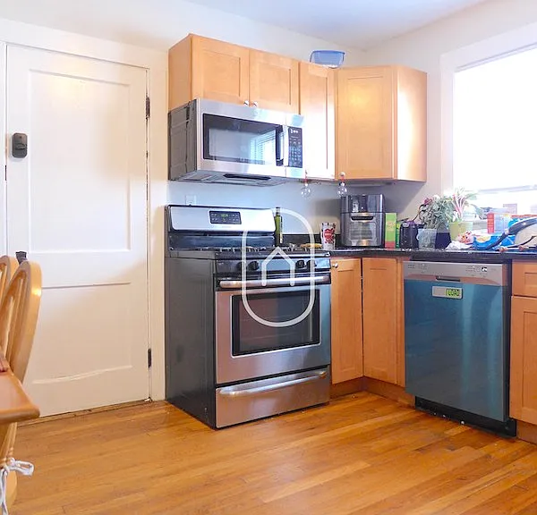 808 Parker St #1 — Photo 14