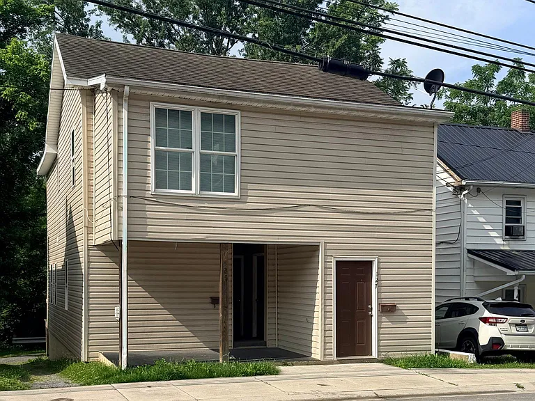 125 E Main St — Photo 1