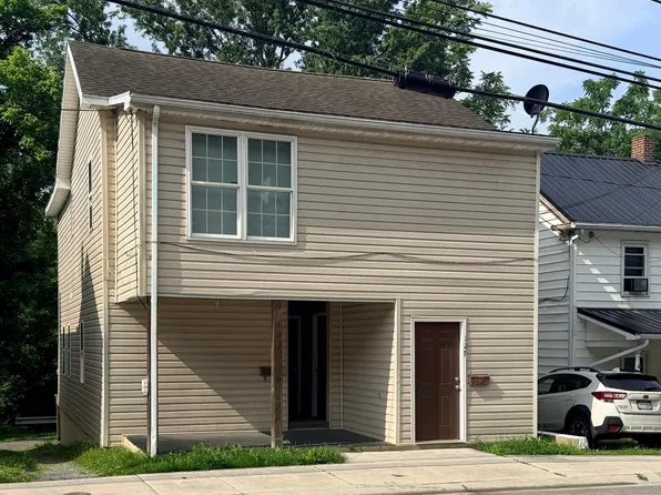 125 E Main St, Hancock, MD 21750