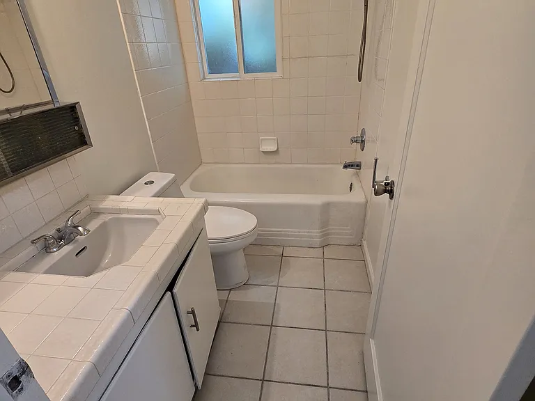 844 Adams St — Photo 17