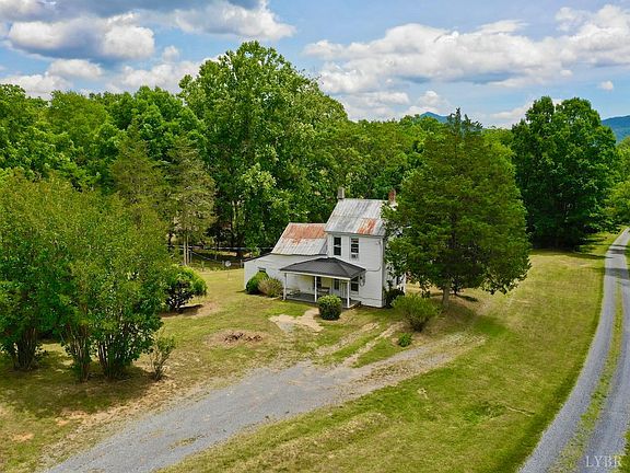 4th image of 1098 Clear Springs Ln