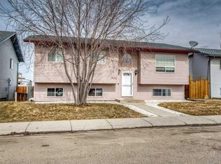 1905 S Strathcona Ter, Strathmore, AB T1P 1S8