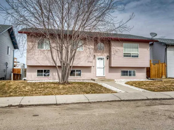 1905 S Strathcona Ter, Strathmore, AB T1P 1S8