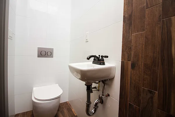 Rented by Nooklyn NYC LLC | media 38