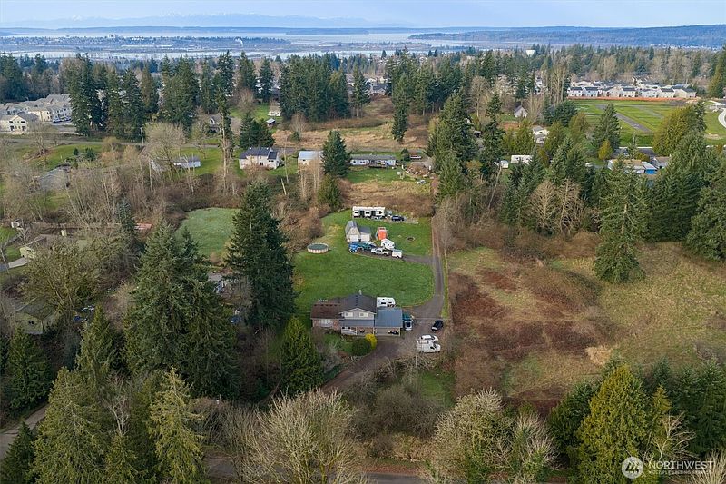 5th image of 3724 Densmore Road