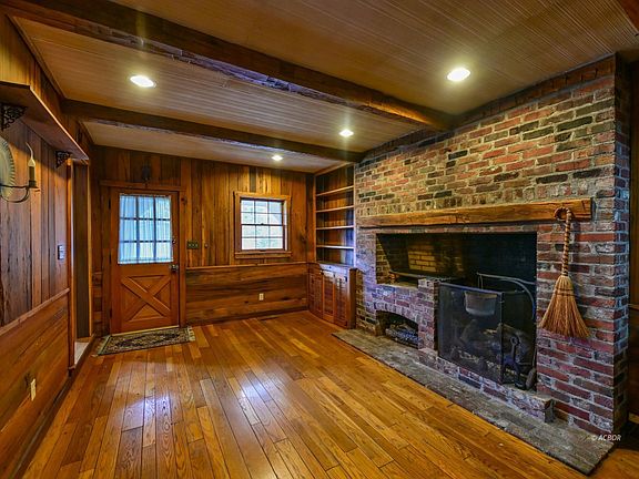 5th image of 26 Briarwood Dr