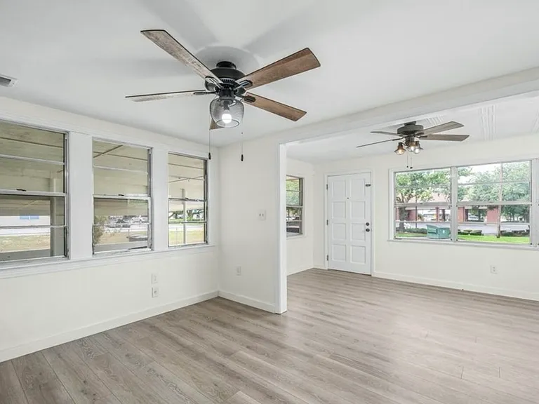 12 N Desoto Ave — Photo 6