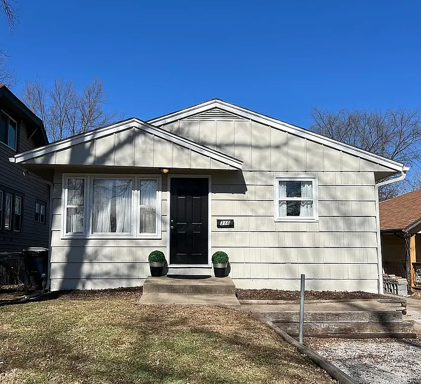 3 bed, 864 sqft, $2,095 — Photo 1