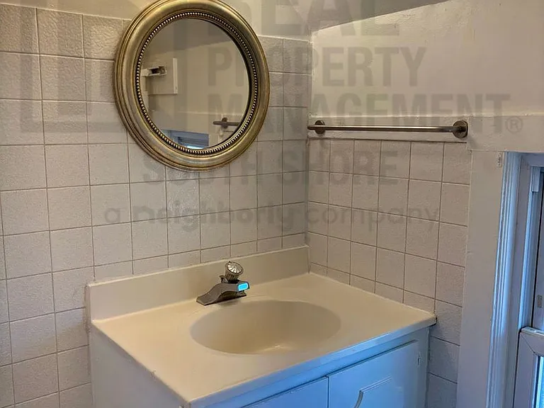 502 E Lincolnway #1/2 — Photo 10