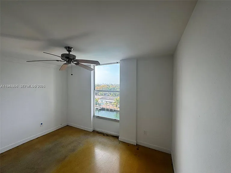 2000 NE 135th St #606 — Photo 6