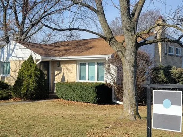 8902 N Osceola Ave, Morton Grove, IL 60053