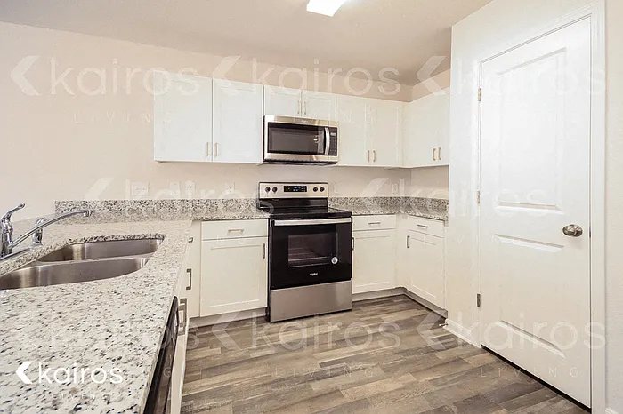 15581 Briar Forest Dr — Photo 6
