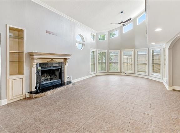 2nd image of 907 Inverery Dr