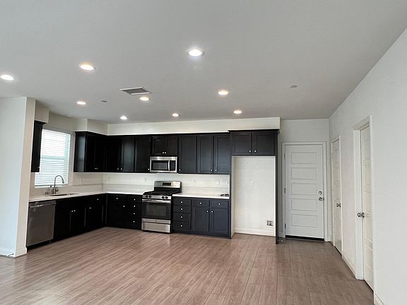 3rd image of 3631 Elias Ln
