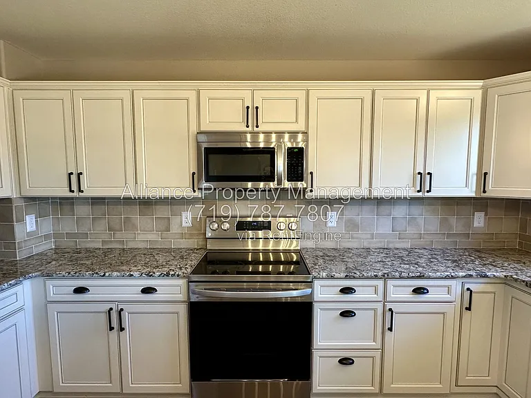 965 Piros Dr — Photo 7