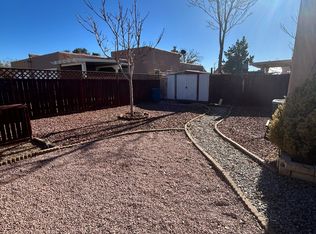 655 Lakeview Cir SE, Rio Rancho, NM 87124
