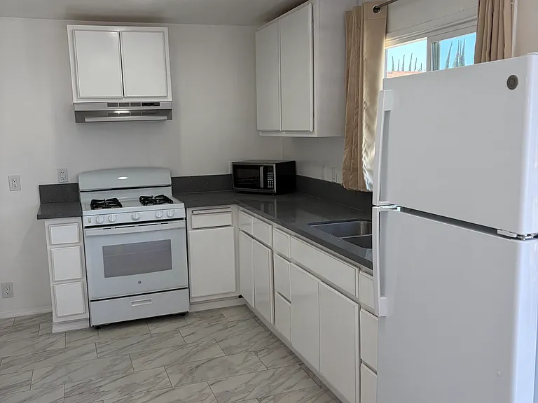 14051 Paramount Blvd #1/2 — Photo 2