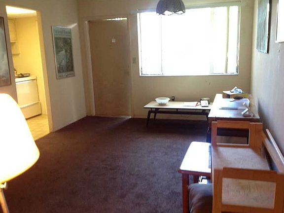 5th image of 2430 NE 135th St APT 305