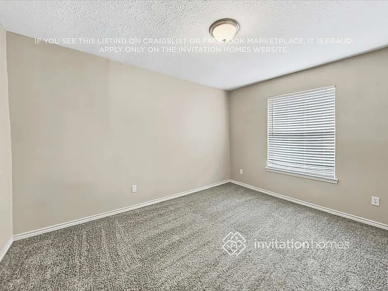 2721 Leroy St — Photo 15