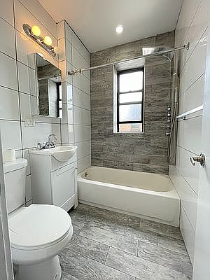 4th image of 220 Wadsworth Ave APT 401