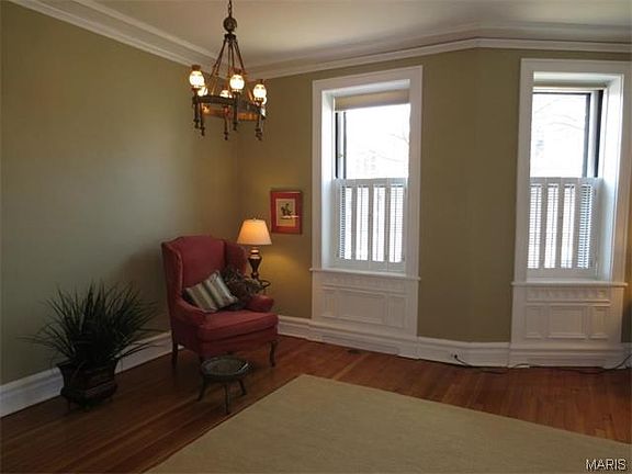 5th image of 484 Lake Ave Unit 1N