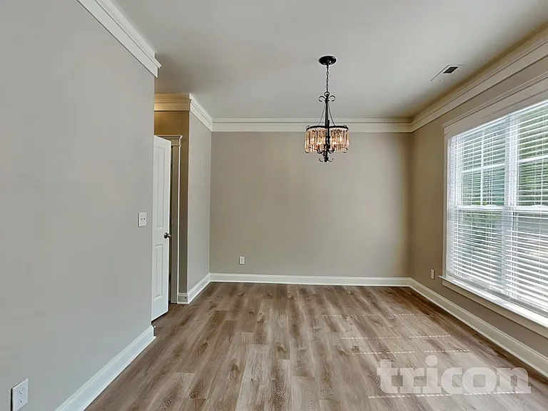 13528 Swinton Rd — Photo 16