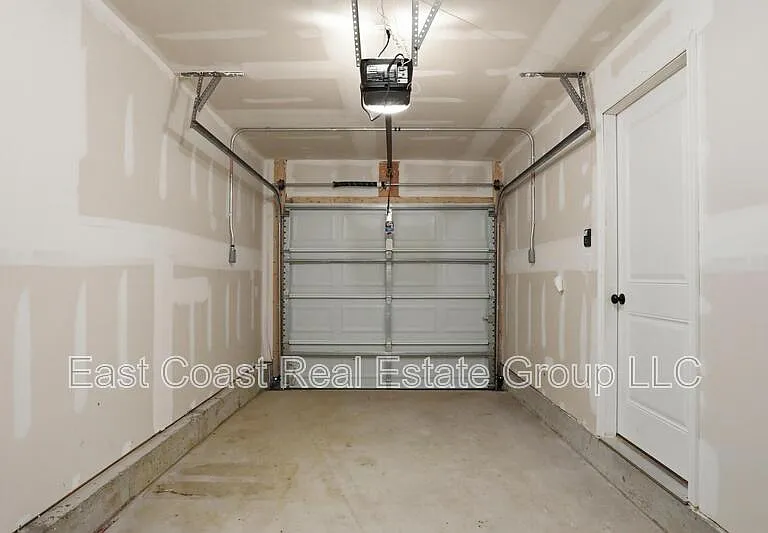 105 Dripping Spring Dr — Photo 31