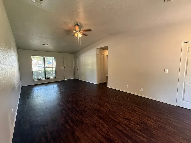 504 Highland Dr — Photo 11