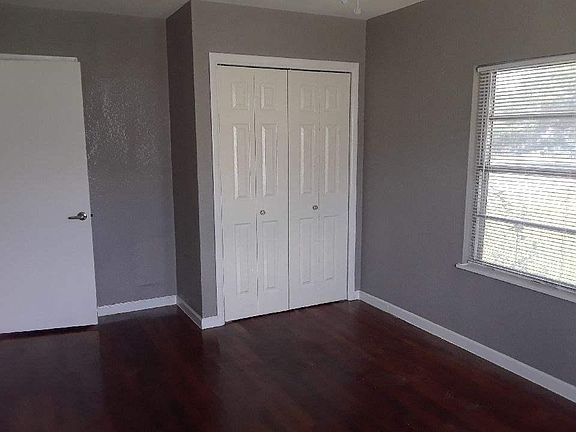 2nd image of 810 W Mahl St