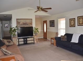 1560 Jones Chapel Rd, Byrdstown, TN 38549