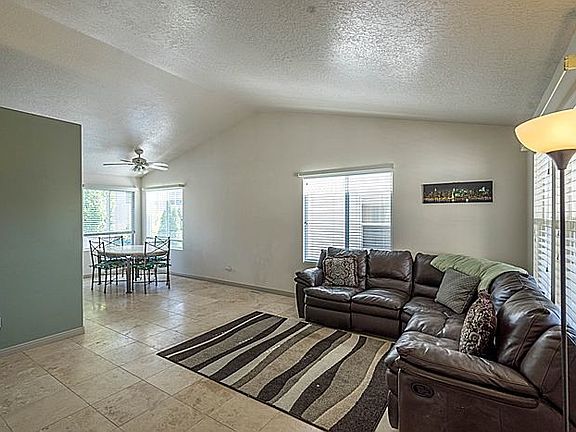 3rd image of 1548 W Marseilles Way
