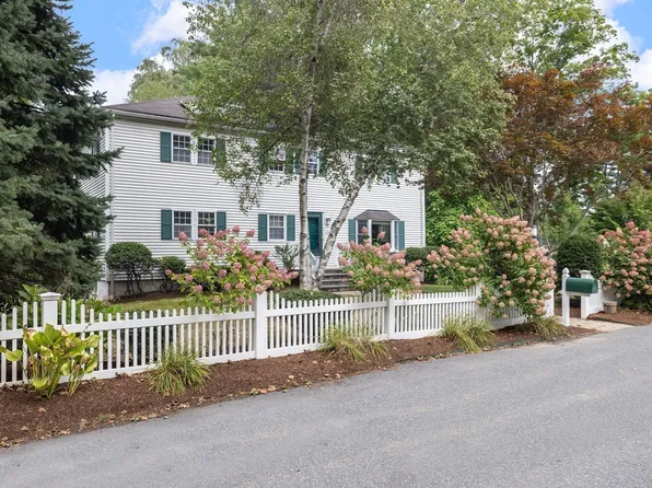 23 Leach Ln, Natick, MA 01760
