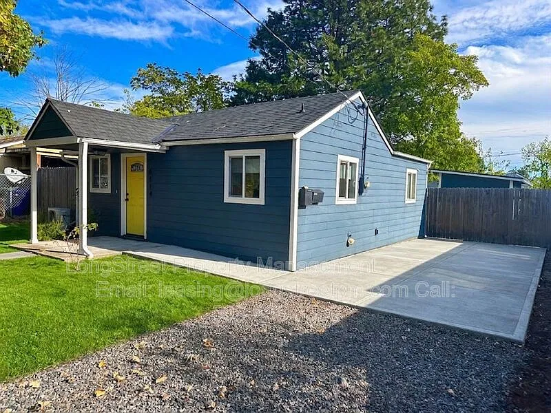 2 bed, 1.0 bath, 676 sqft, $2,195 — Photo 2