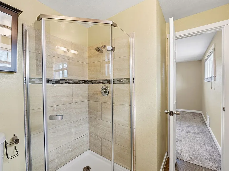 1275 W 4th Ave — Photo 22