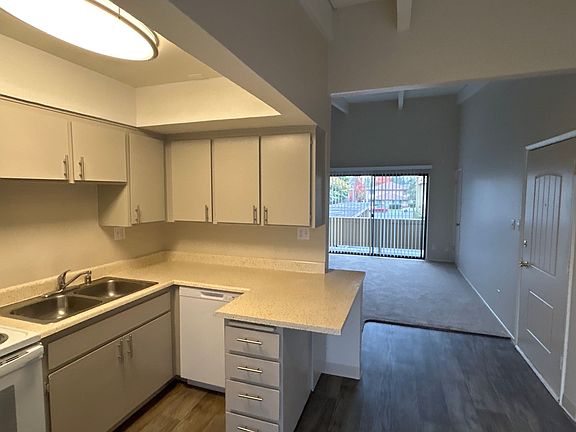 4th image of 2490-2498 Northrop Ave #2498-C