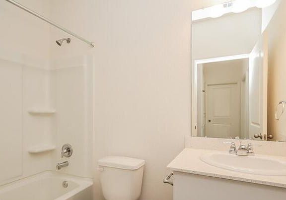 3rd image of 14427 Harrow Park Ln