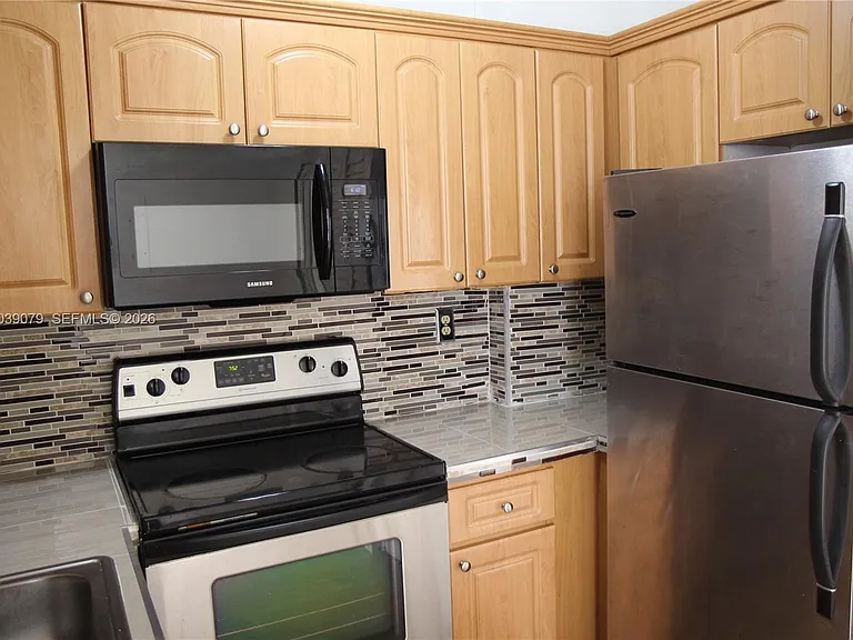 8075 NW 7th St #115 — Photo 16