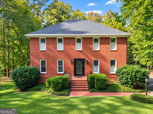 110 Regal Oak Ct, Tyrone, GA 30290