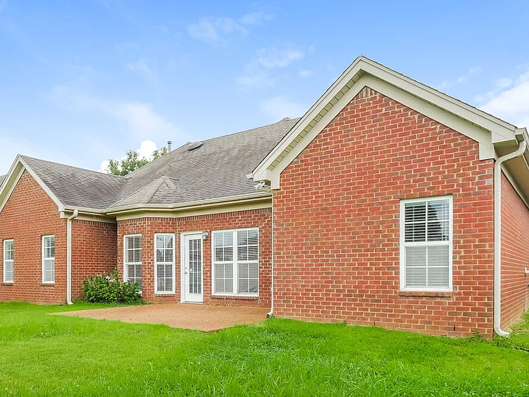 3424 Champion Hills Dr — Photo 17