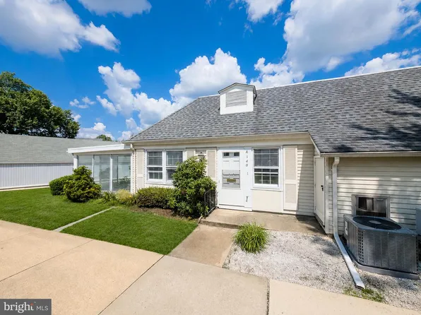 140 Plymouth Ln, Monroe Township, NJ 08831