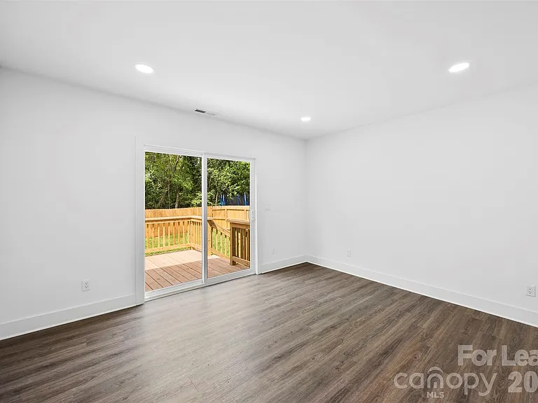 2942 Reid Ave — Photo 15
