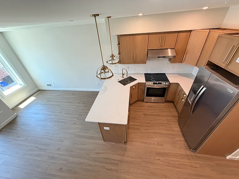 1513 W Stiles St #2 — Photo 8