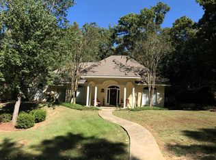 2002 Choctaw Rd, Columbus, MS 39705