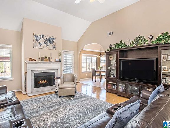 4th image of 1676 Bradford Ln