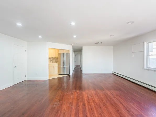 130-16 Inwood Street image 11 of 41