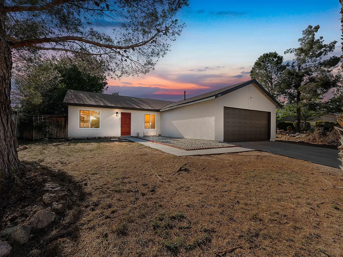 Building Photo - 3817 Fernwood St